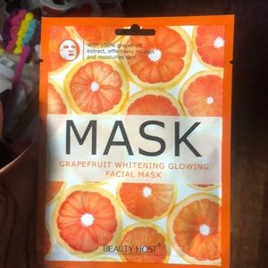 Grapefruit whitening glowing facial mask